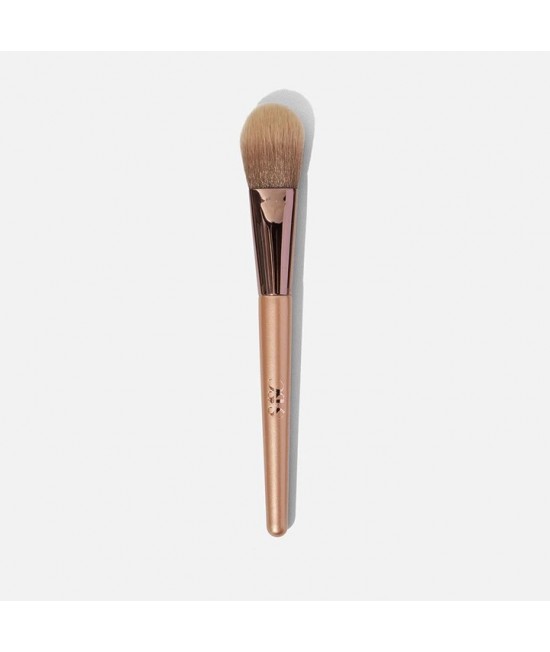 BLUSH BRUSH